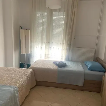 2 Bedroom Holiday Flat, Renovated, In The Centre * Asproválta