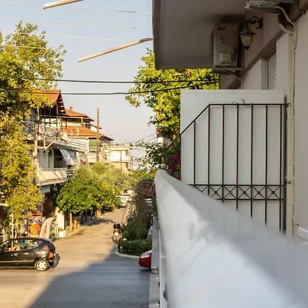 2 Bedroom Holiday Flat, Renovated, In The Centre * Asprovalta