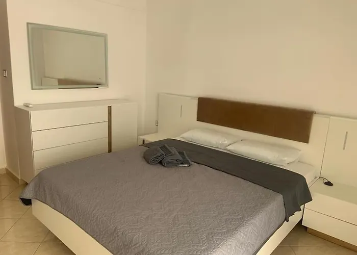2 Bedroom Holiday Flat, Renovated, In The Centre Asprovalta
