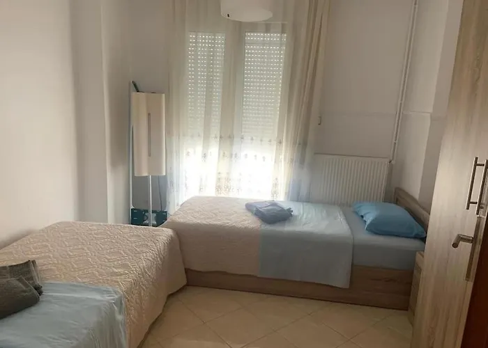 2 Bedroom Holiday Flat, Renovated, In The Centre * Asprovalta