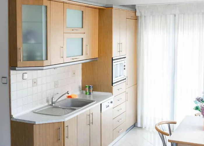 2 Bedroom Holiday Flat, Renovated, In The Centre * Asprovalta